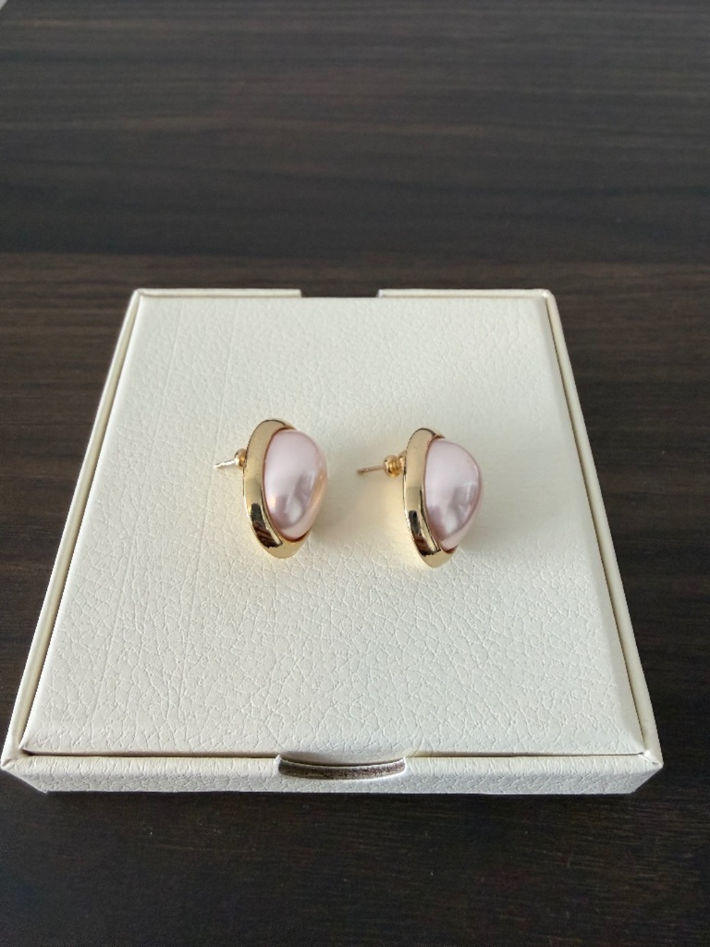 Richelieu Vintage Pearl Earrings Gold Tone